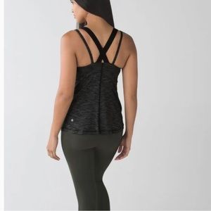 Lululemon Run for Gold tank size 4 gray cross back built in bra
